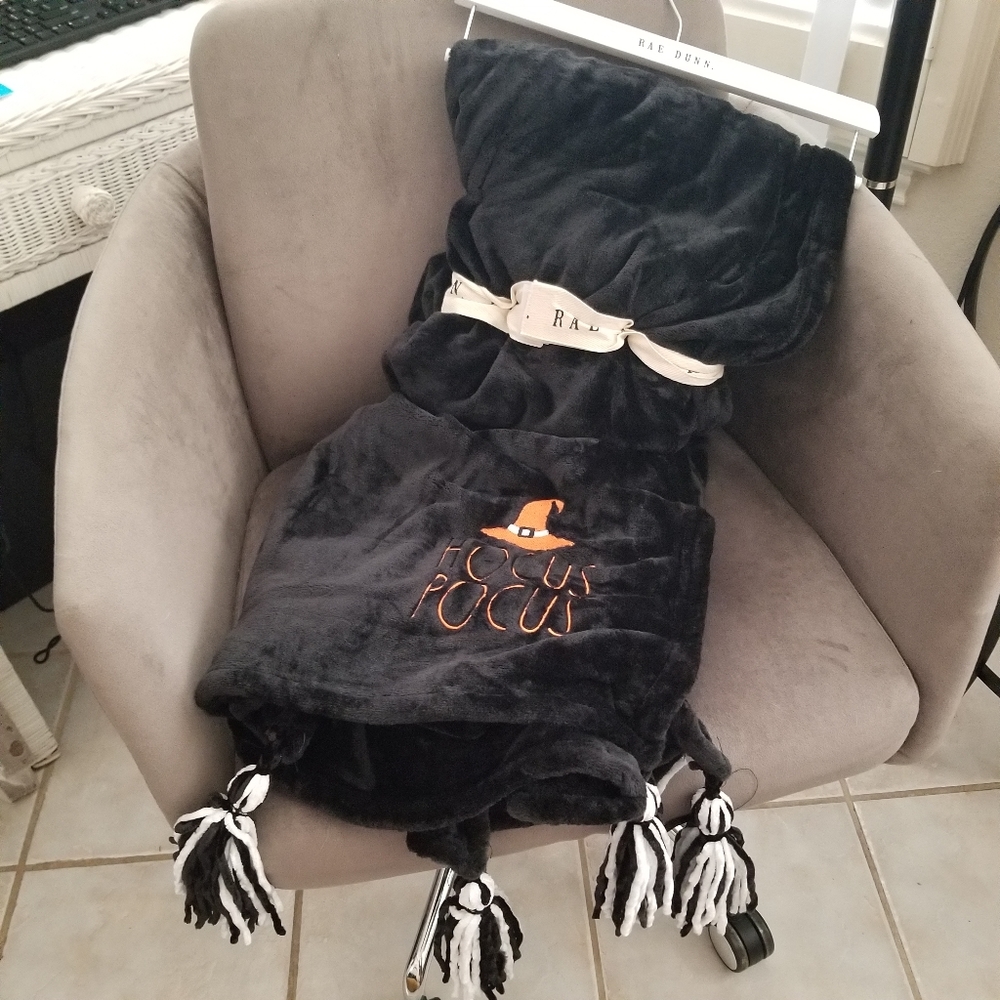 NWT Rae Dunn “Hocus Pocus” Black Velvet Throw with Tassels 50” x 70"  Halloween
